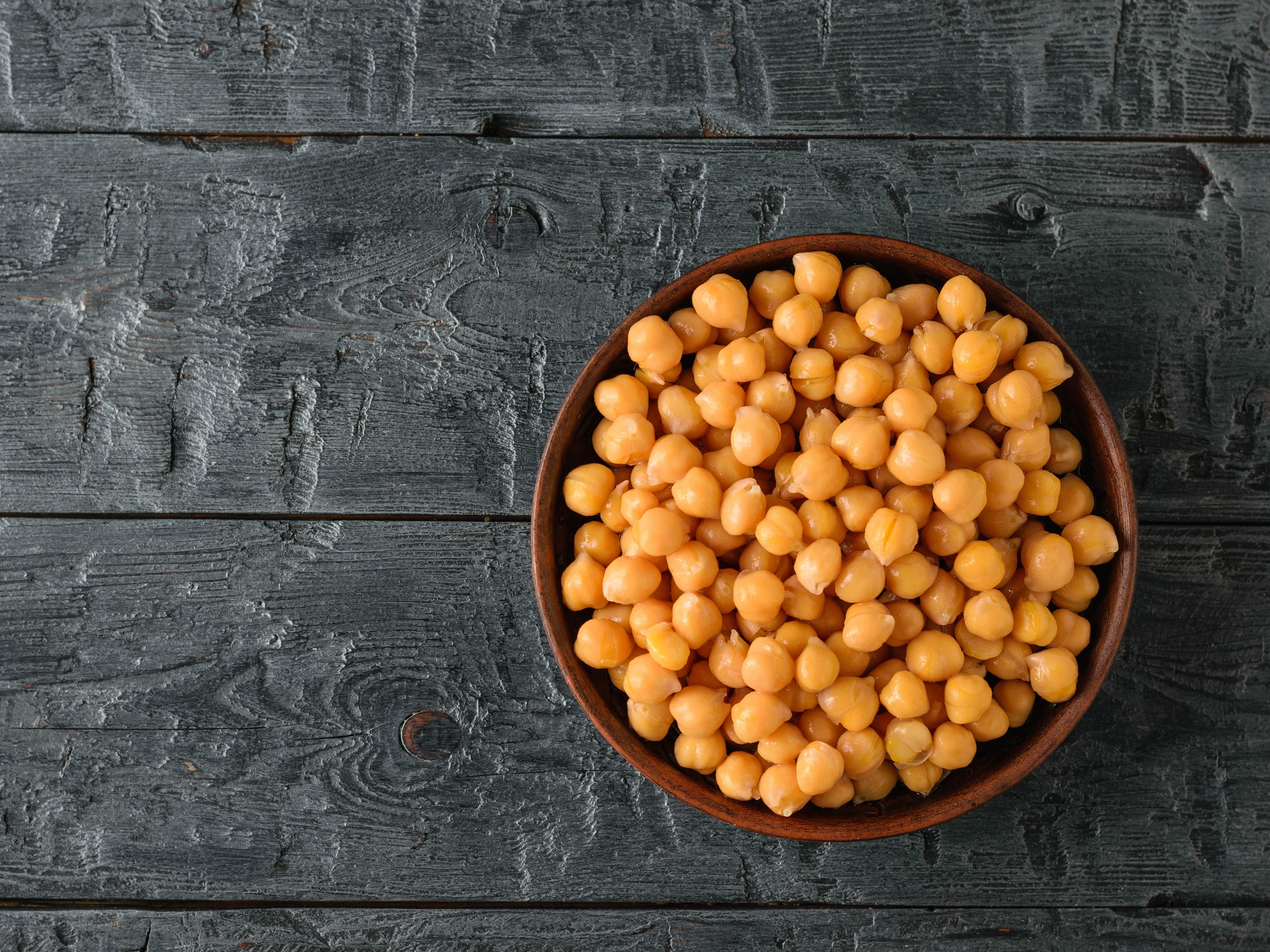 Boiled chickpeas in a bowl