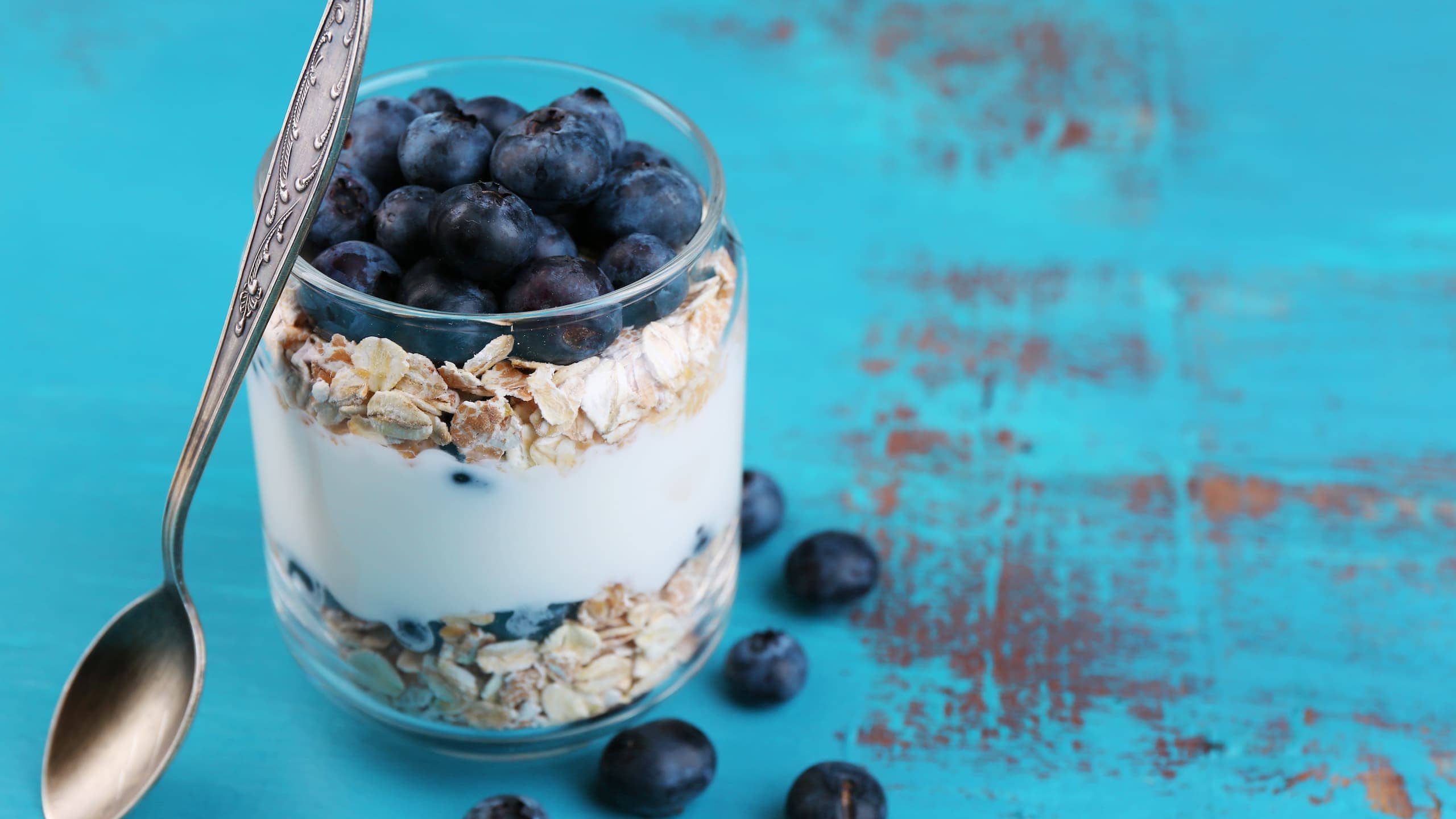 Healthy breakfast with Starbucks overnight oats