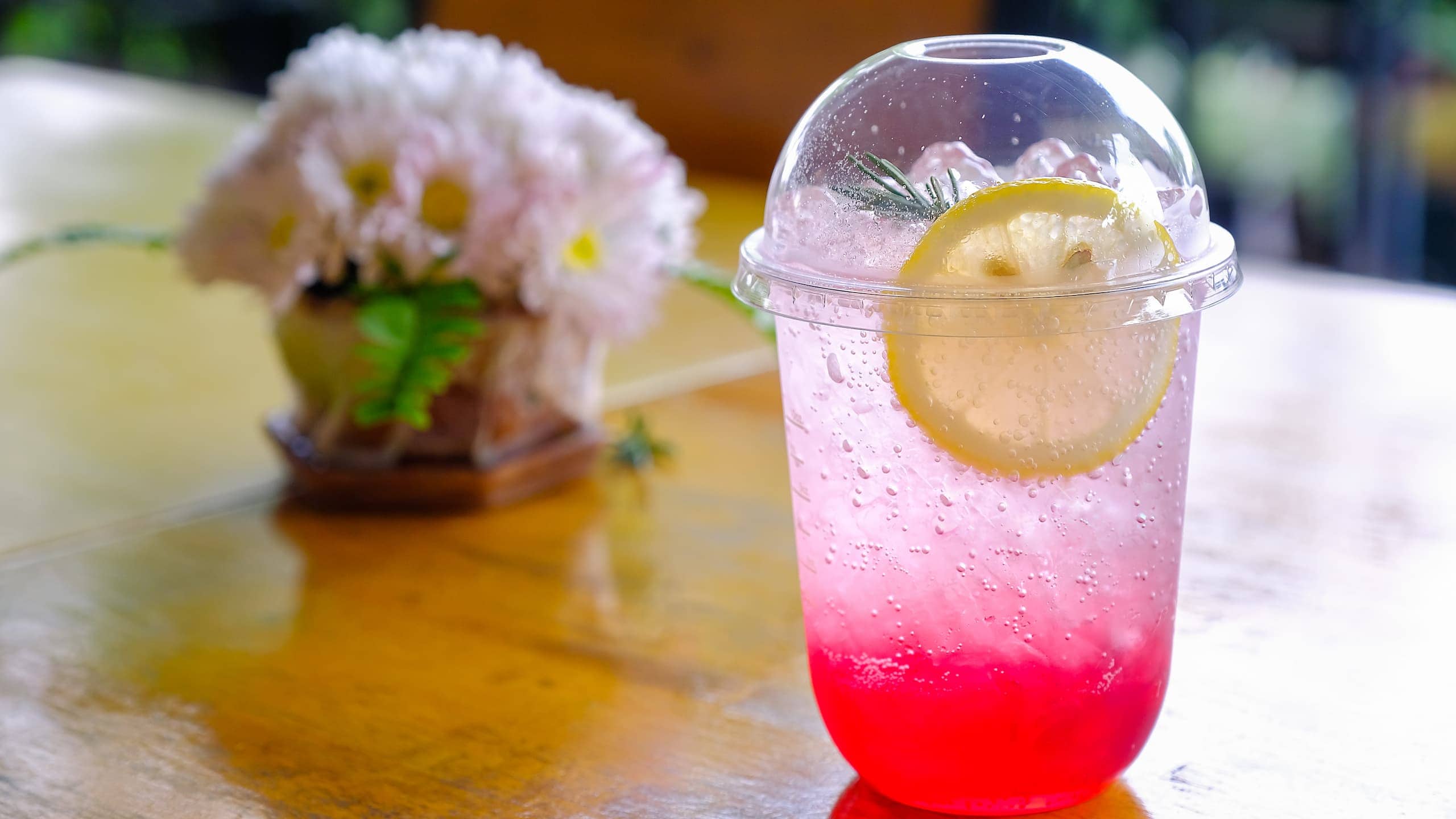 Lotus drink with a slice of lemon