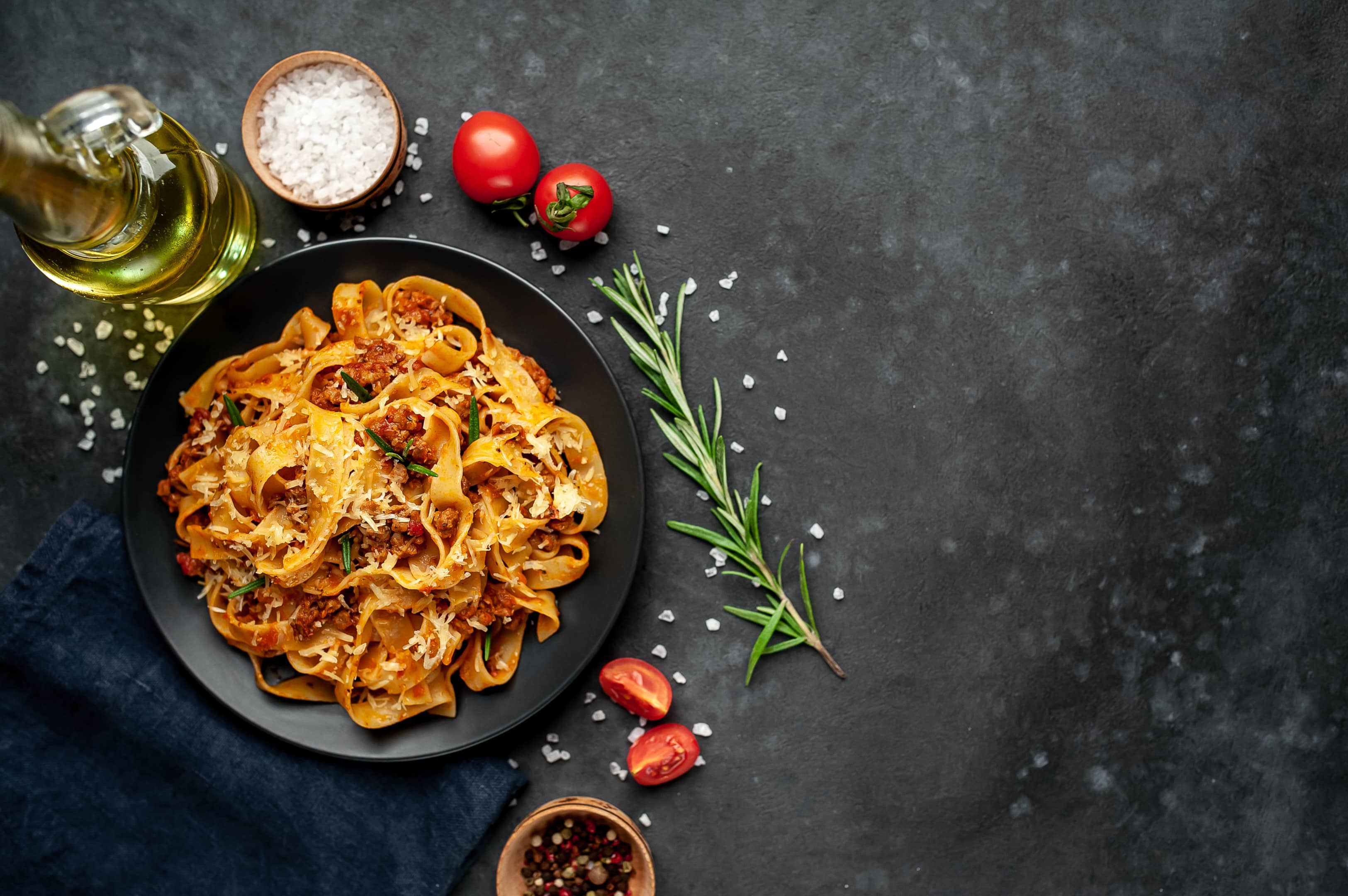 Pasta bolognese with spices