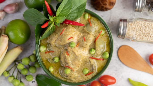 Delicious of chicken Afghani with green peas and chili