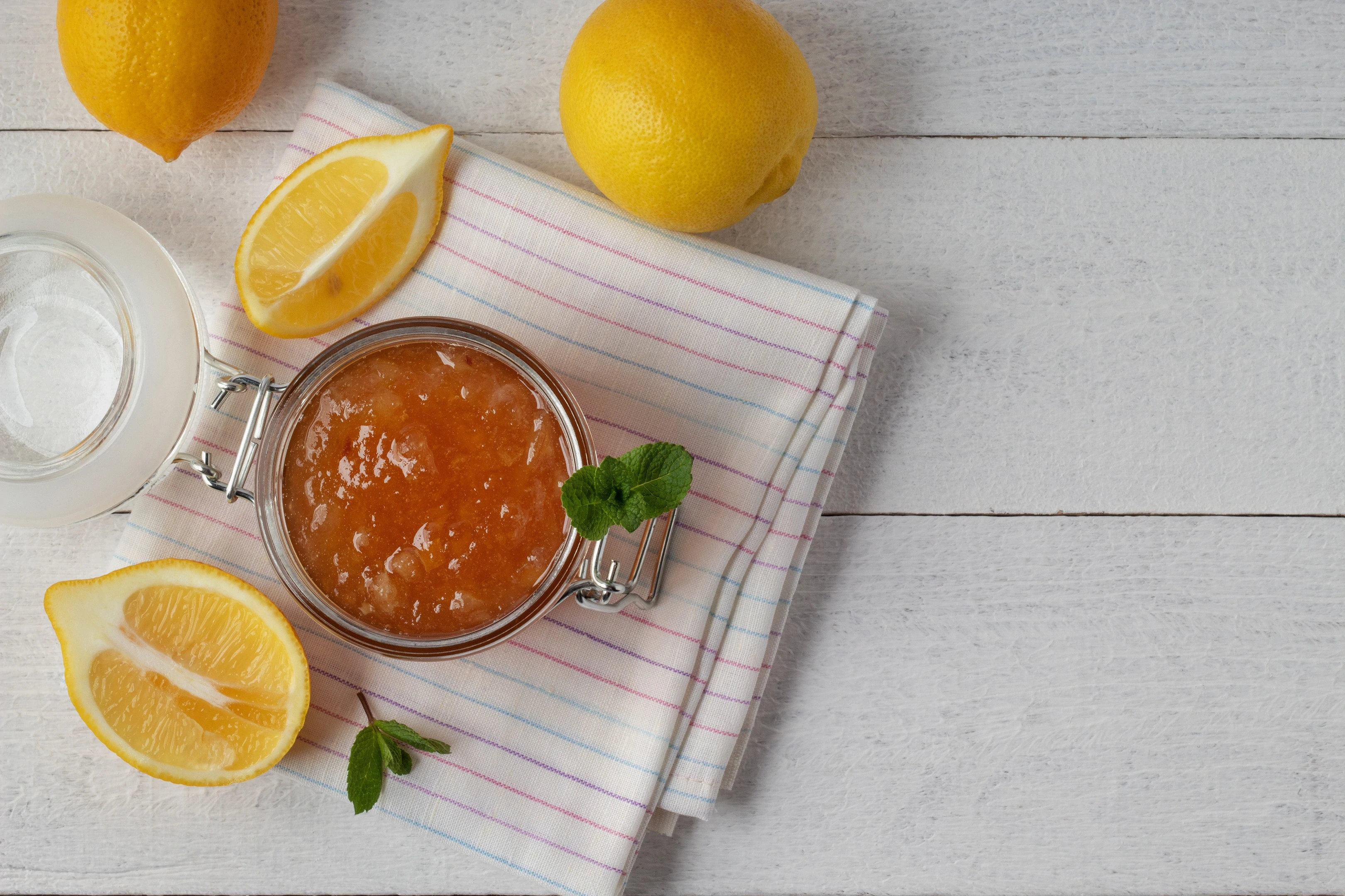Citrus marmalade in a jar