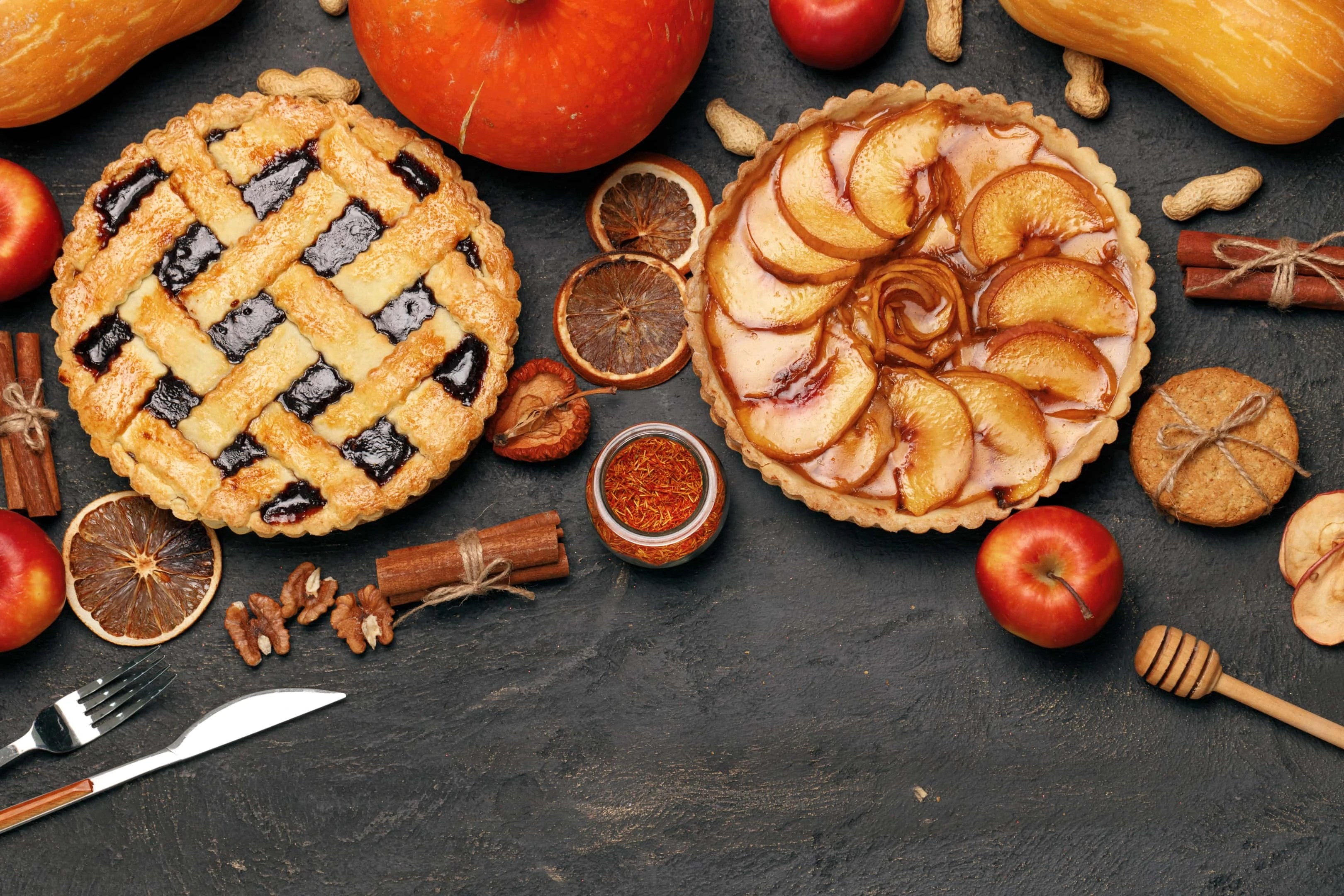 Pumpkin pie and apple pie