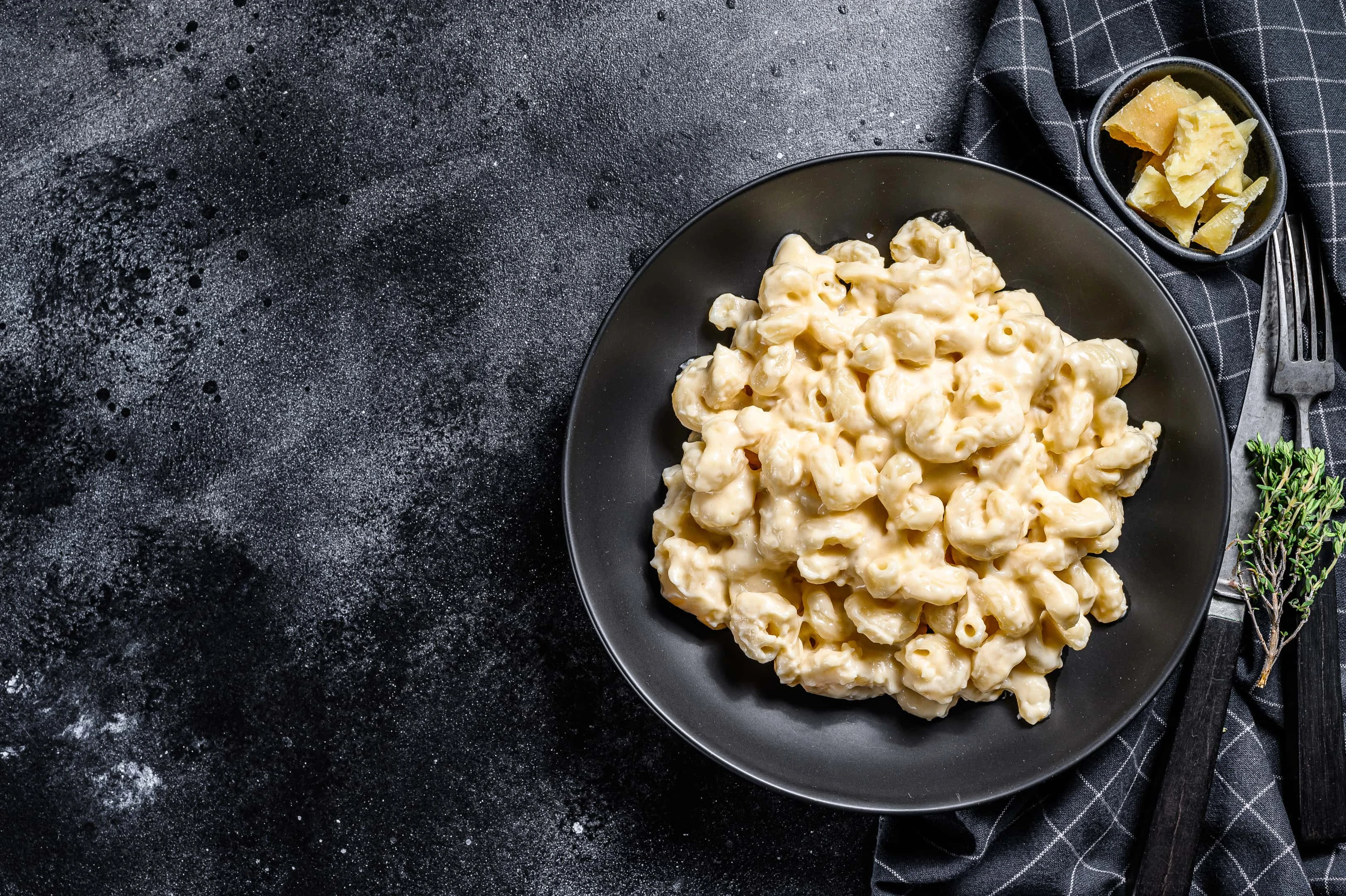 American style macaroni pasta and cheese