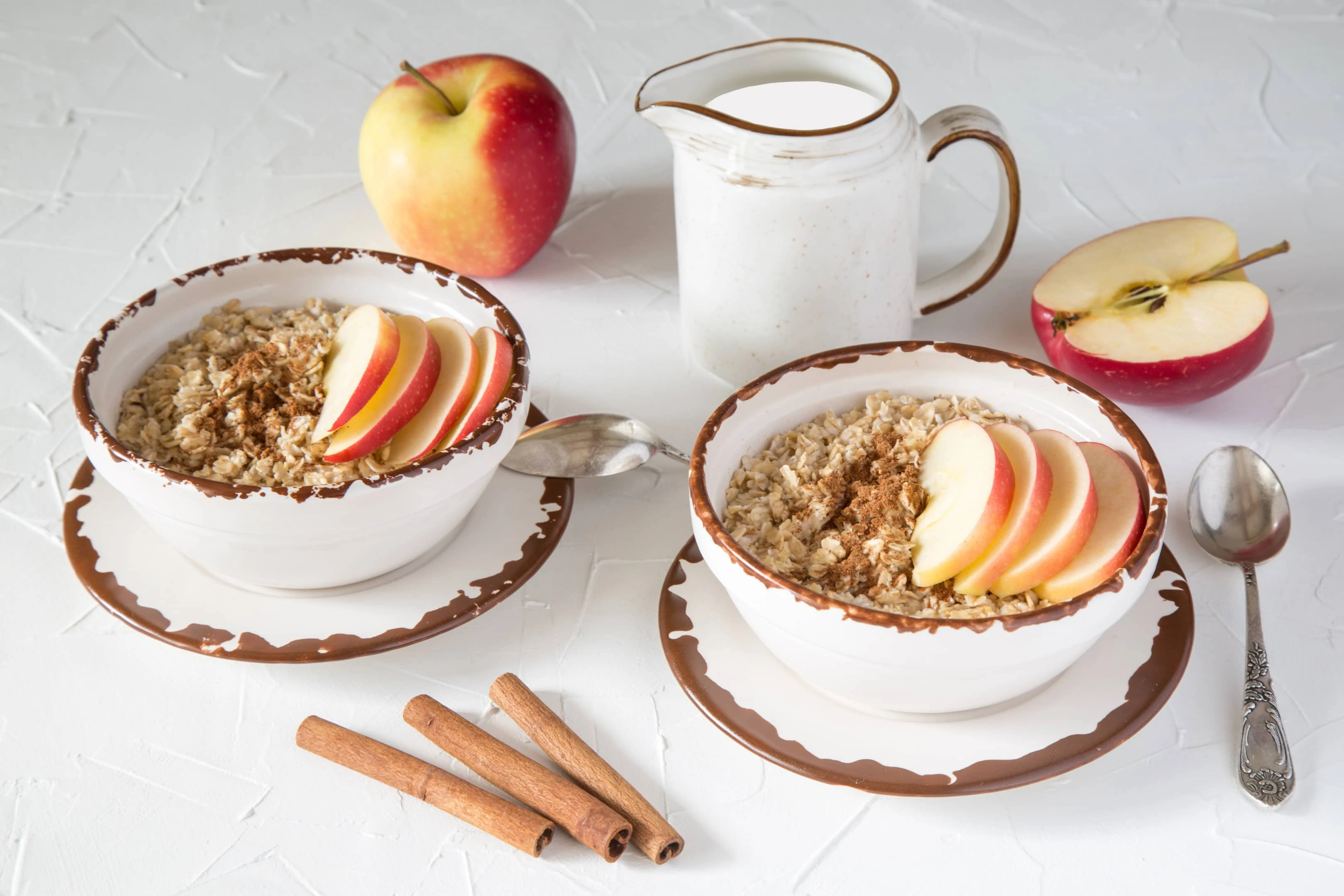 Rich fiber diet oatmeal with apple cinnamon and milk