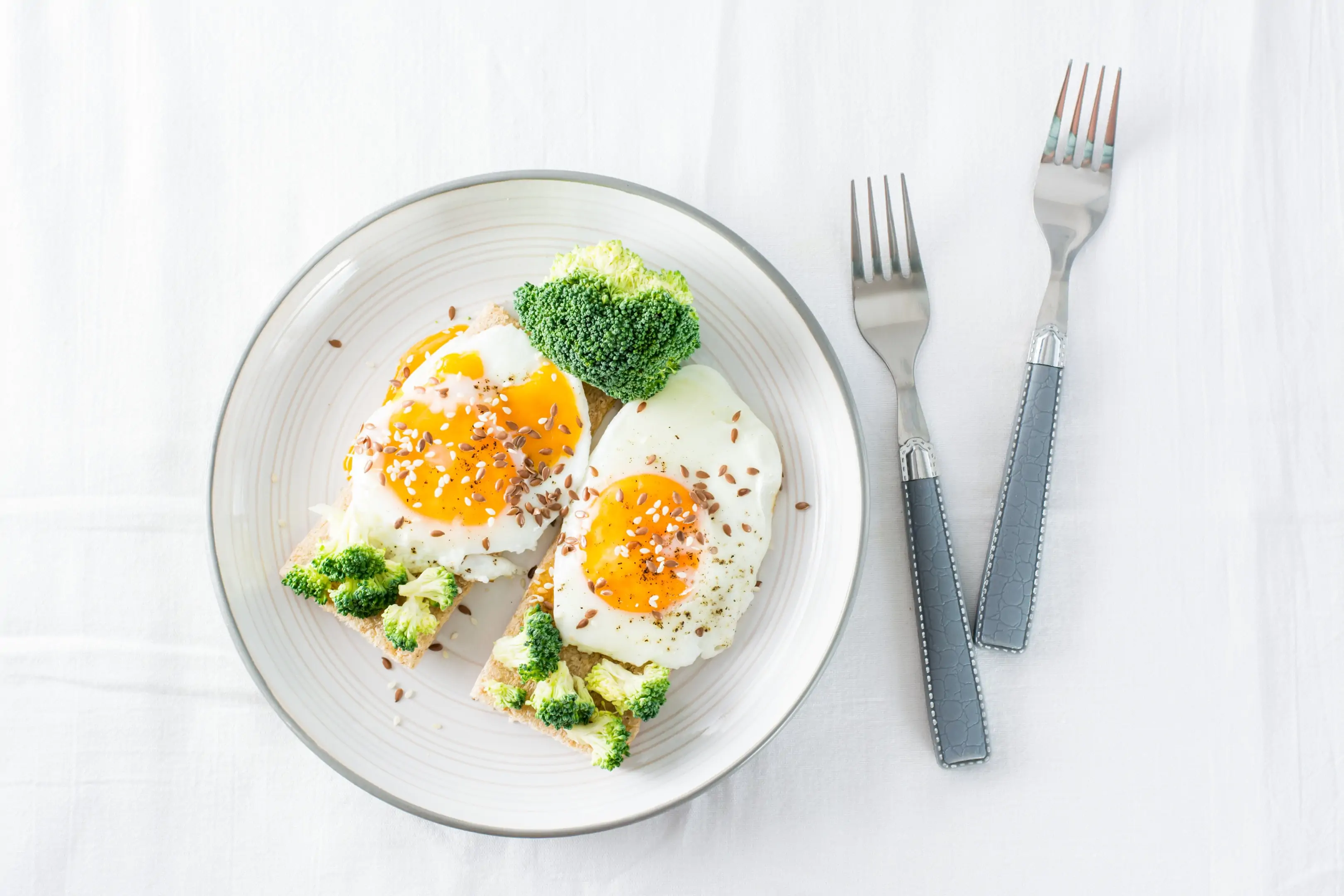 Bruschetta with eggs broccoli, two of the best foods to eat before a fast