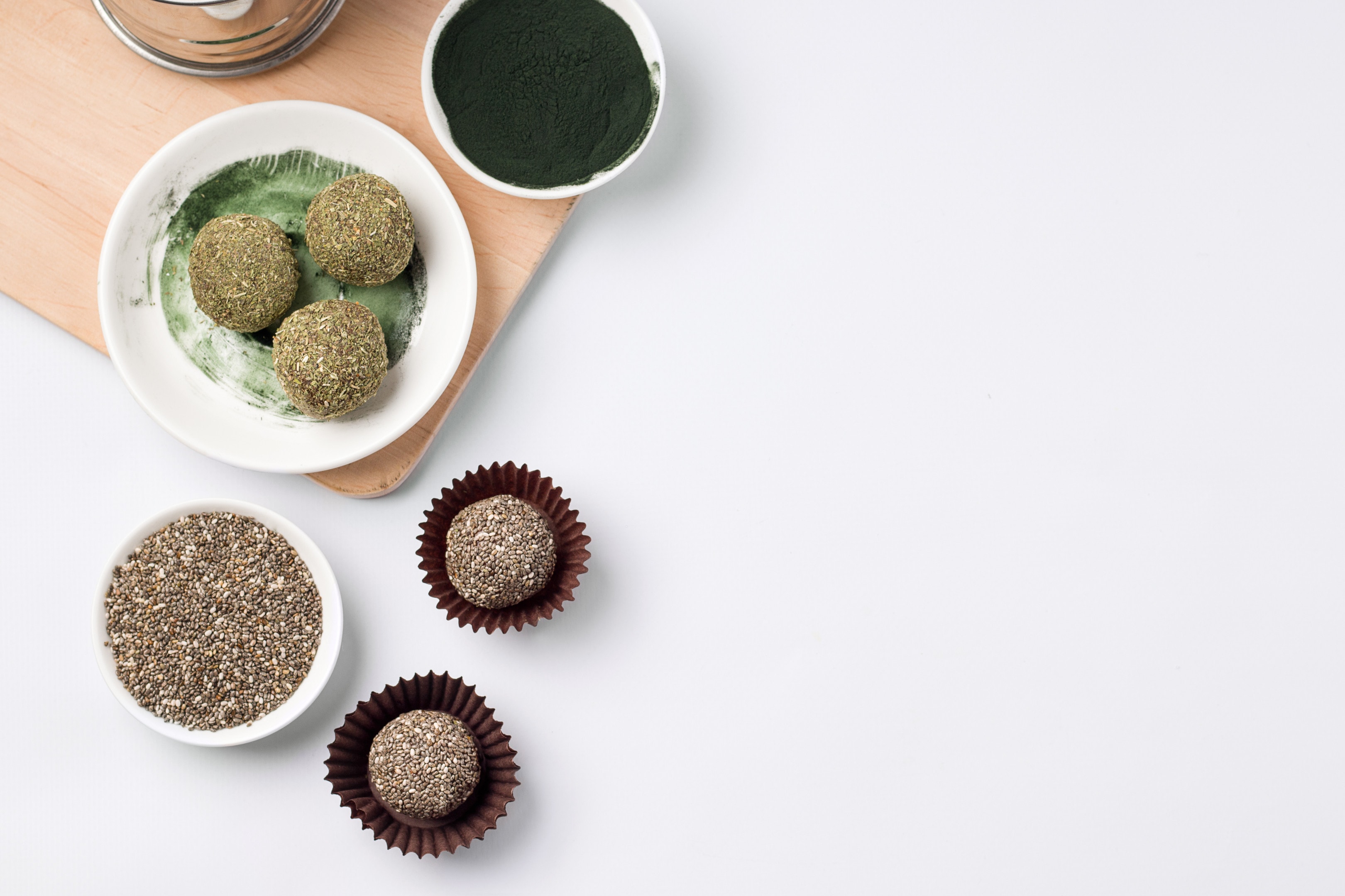 Energy balls of dried fruits and chia seeds which are part of the lichen sclerosus diet