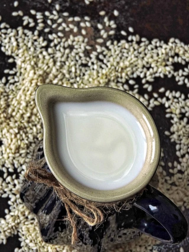 Sesame Seed Milk: 7 Reasons to Drink It Every Morning
