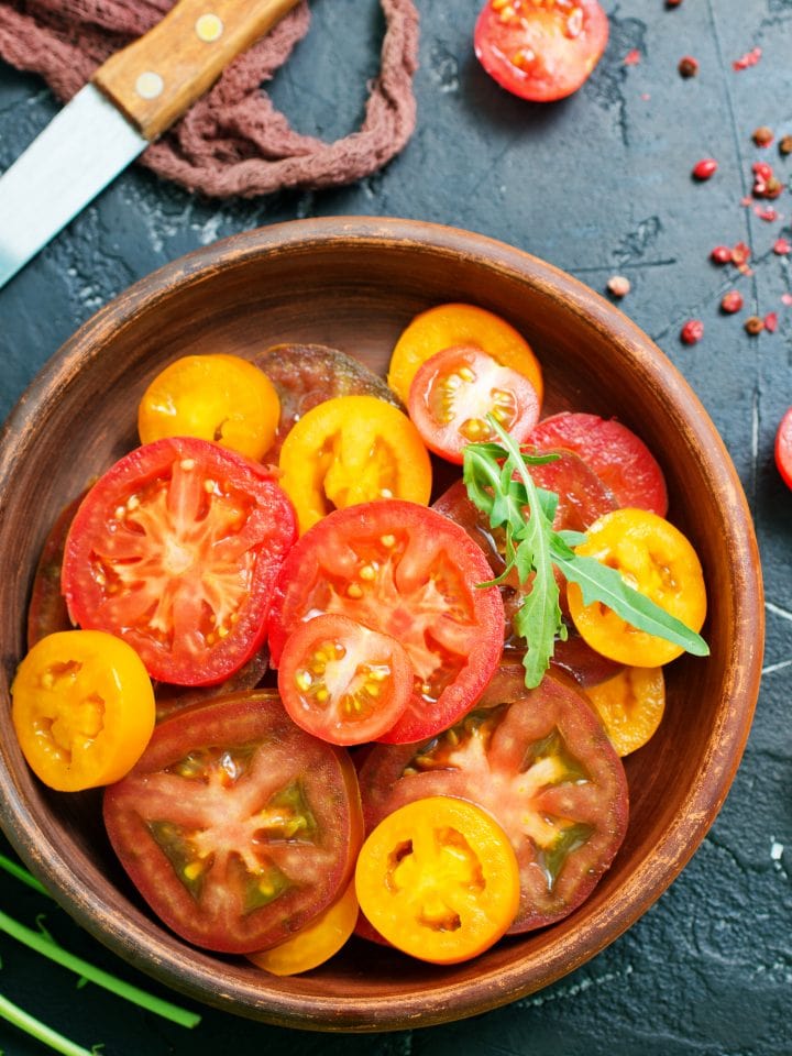 Salad with fresh tomatoes