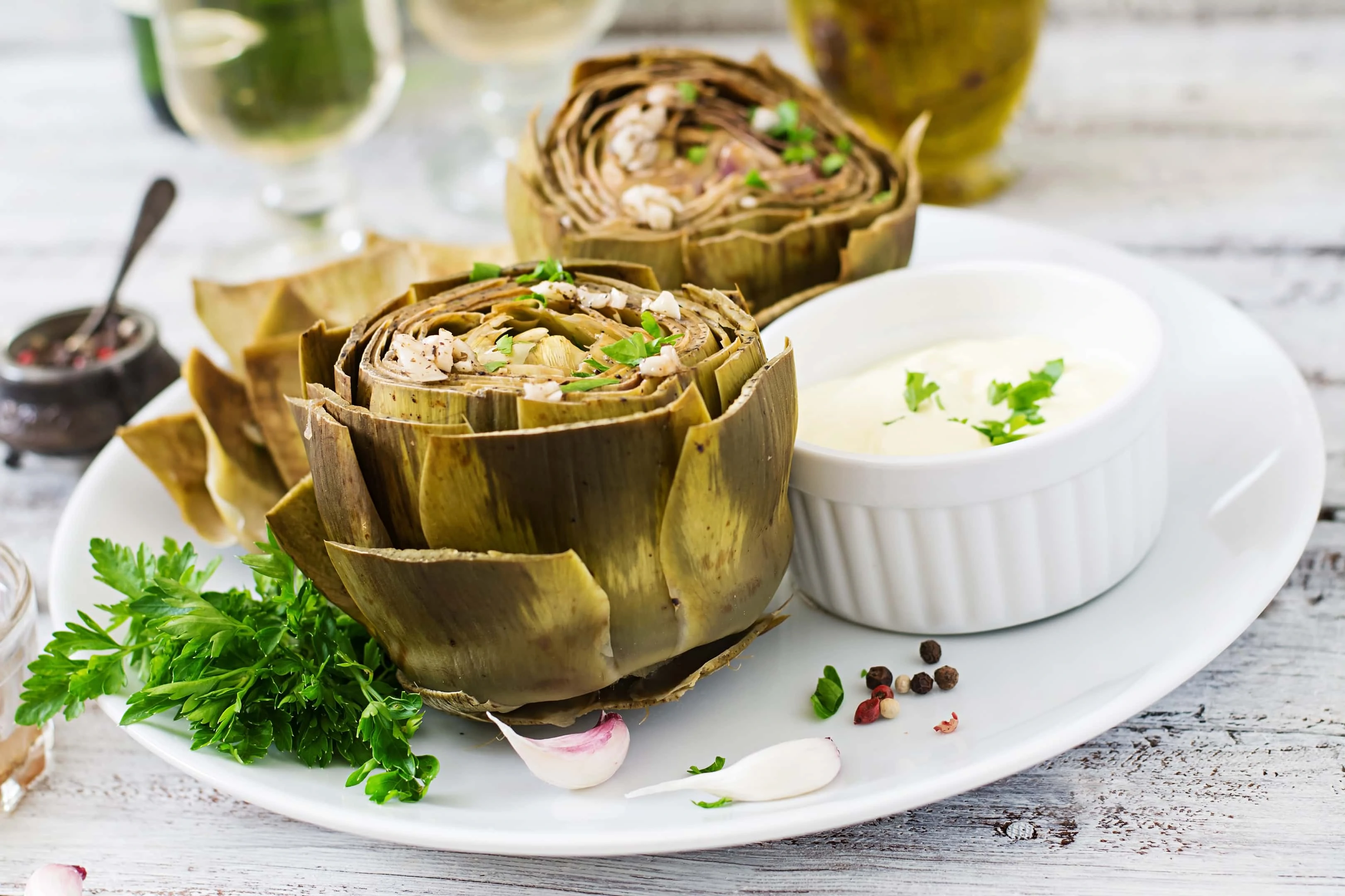 Baked artichokes cooked with mustard garlic