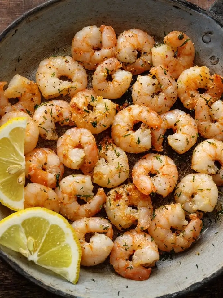 Tasty and appetizing shrimps scampi without wine