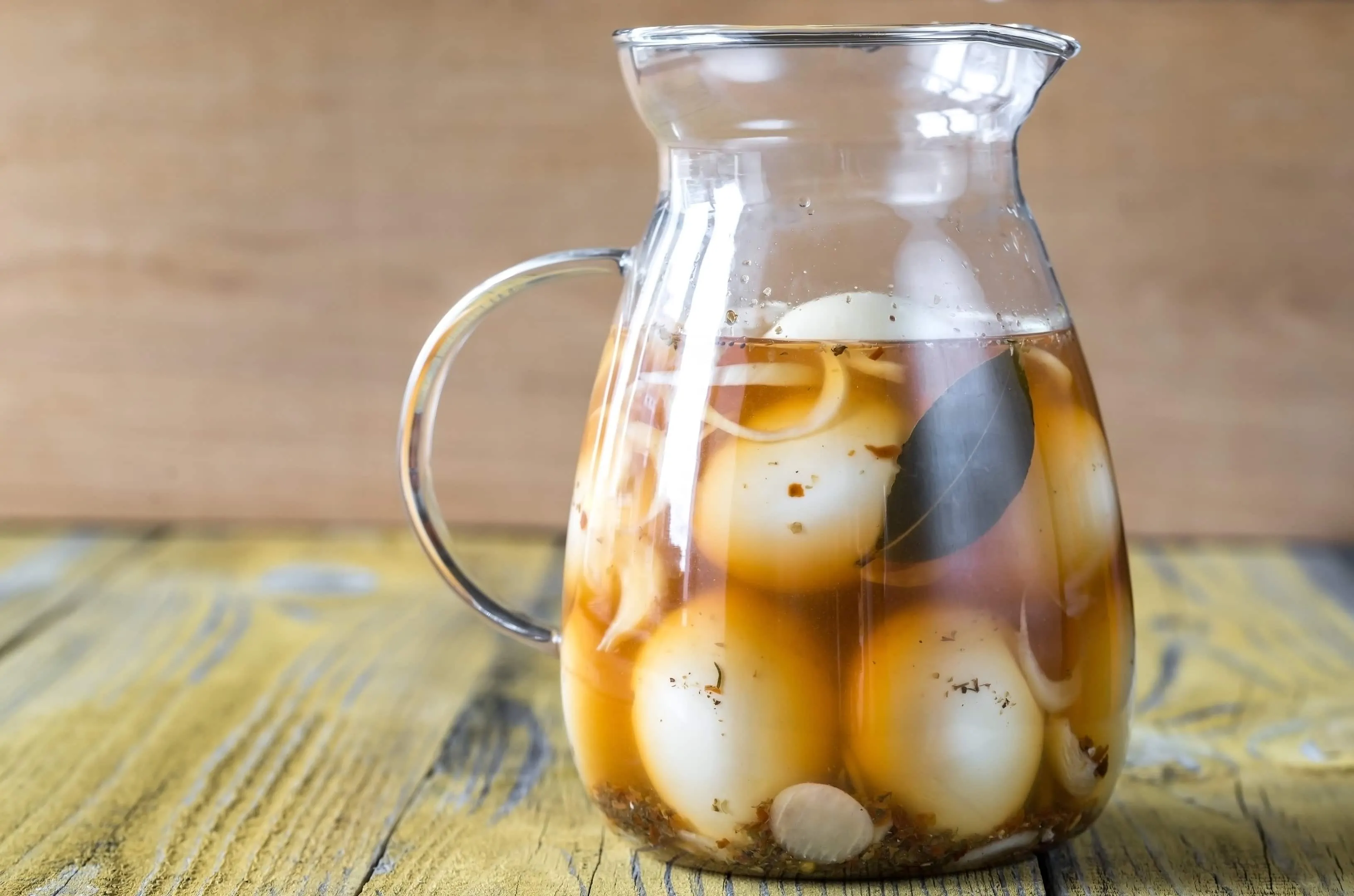 Tasty and spicy pickled eggs recipe