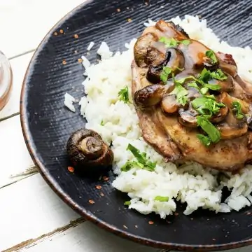 Tasty chicken chops with mushroom sauce