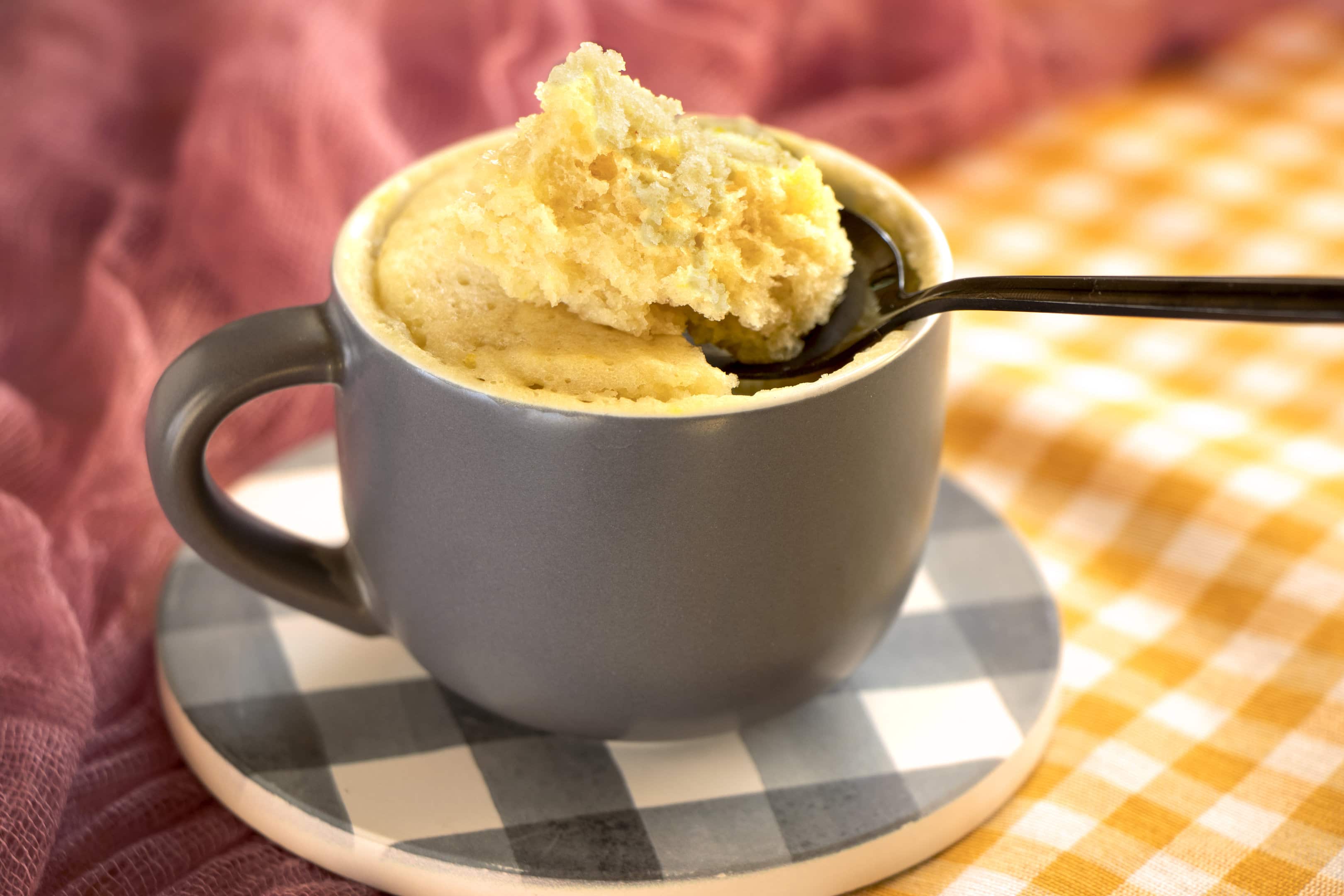 Recipe for vanilla cake in a mug, a quick dessert