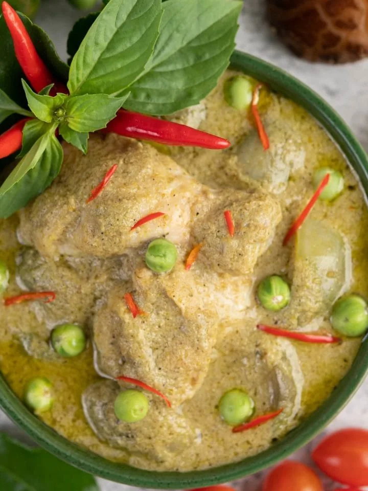 Delicious chicken Afghani with green peas and chili