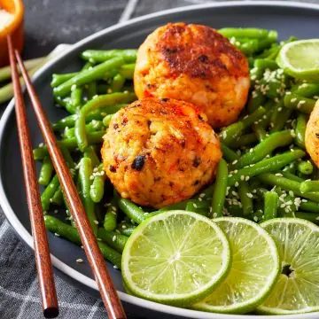 Mouthwatering Hellofresh firecracker meatballs with lime and green beans
