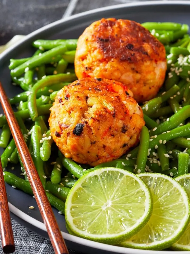 Mouthwatering Hellofresh firecracker meatballs with lime and green beans
