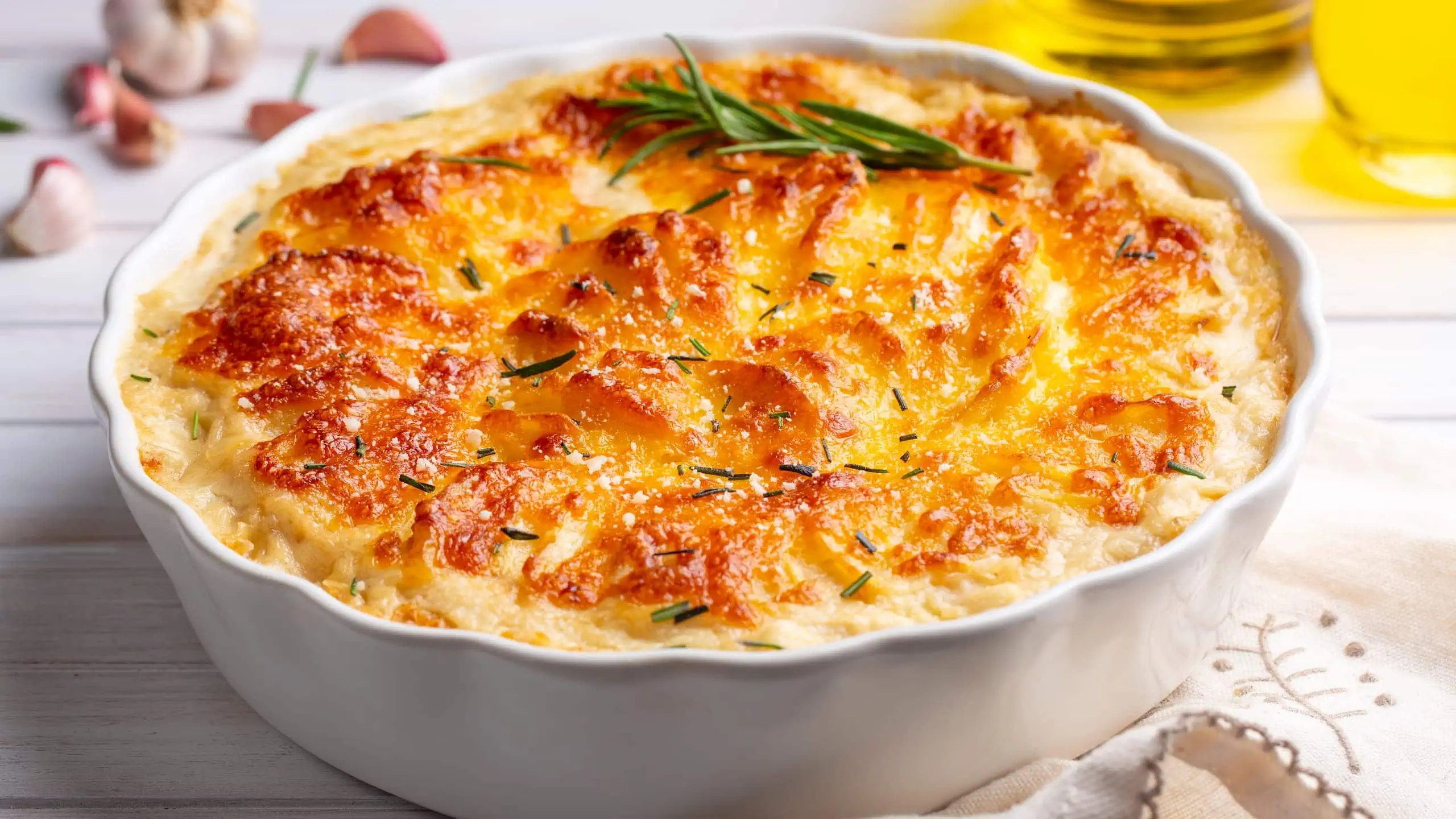 Our recipe for crabmeat casserole with garlic and onion