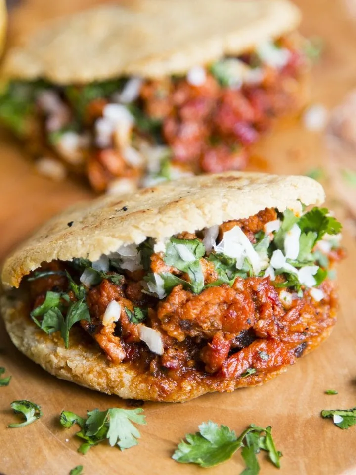 Gorditas with Maseca stuffed with greens and chili
